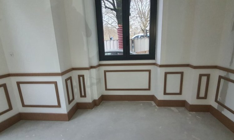 Pose de plinthes moulure et cimaises d'une maison à Langon