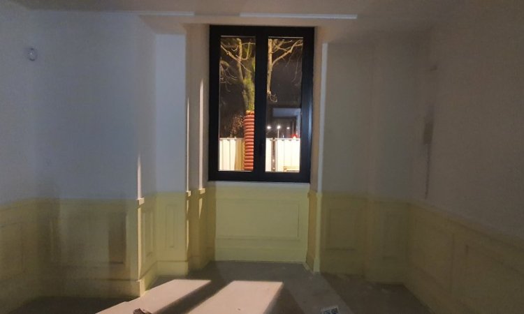 Pose de plinthes moulure et cimaises d'une maison à Langon