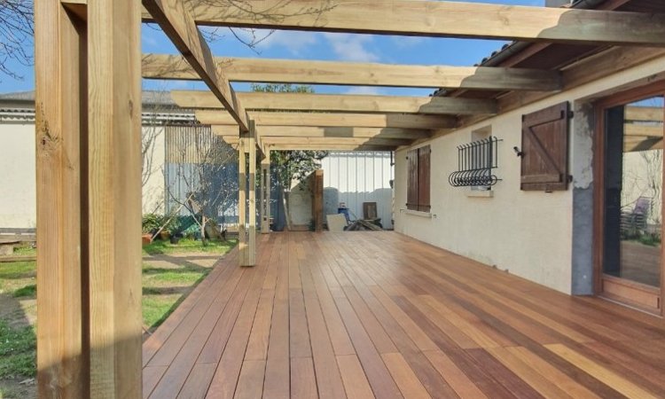 Fabrication de pergolas en bois à Bordeaux
